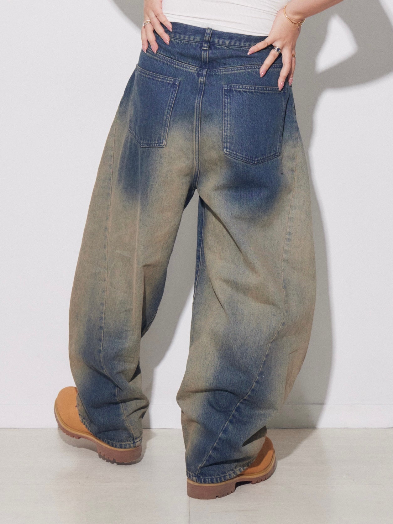 Dust Fade Curve Jeans