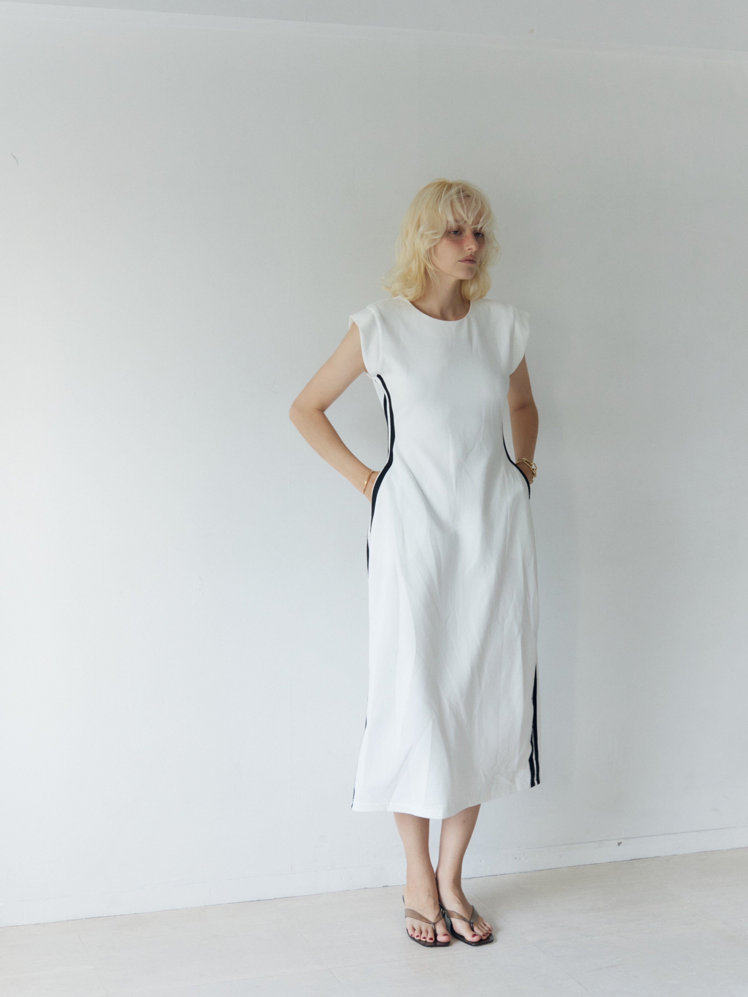 Side Line Dress Set-up