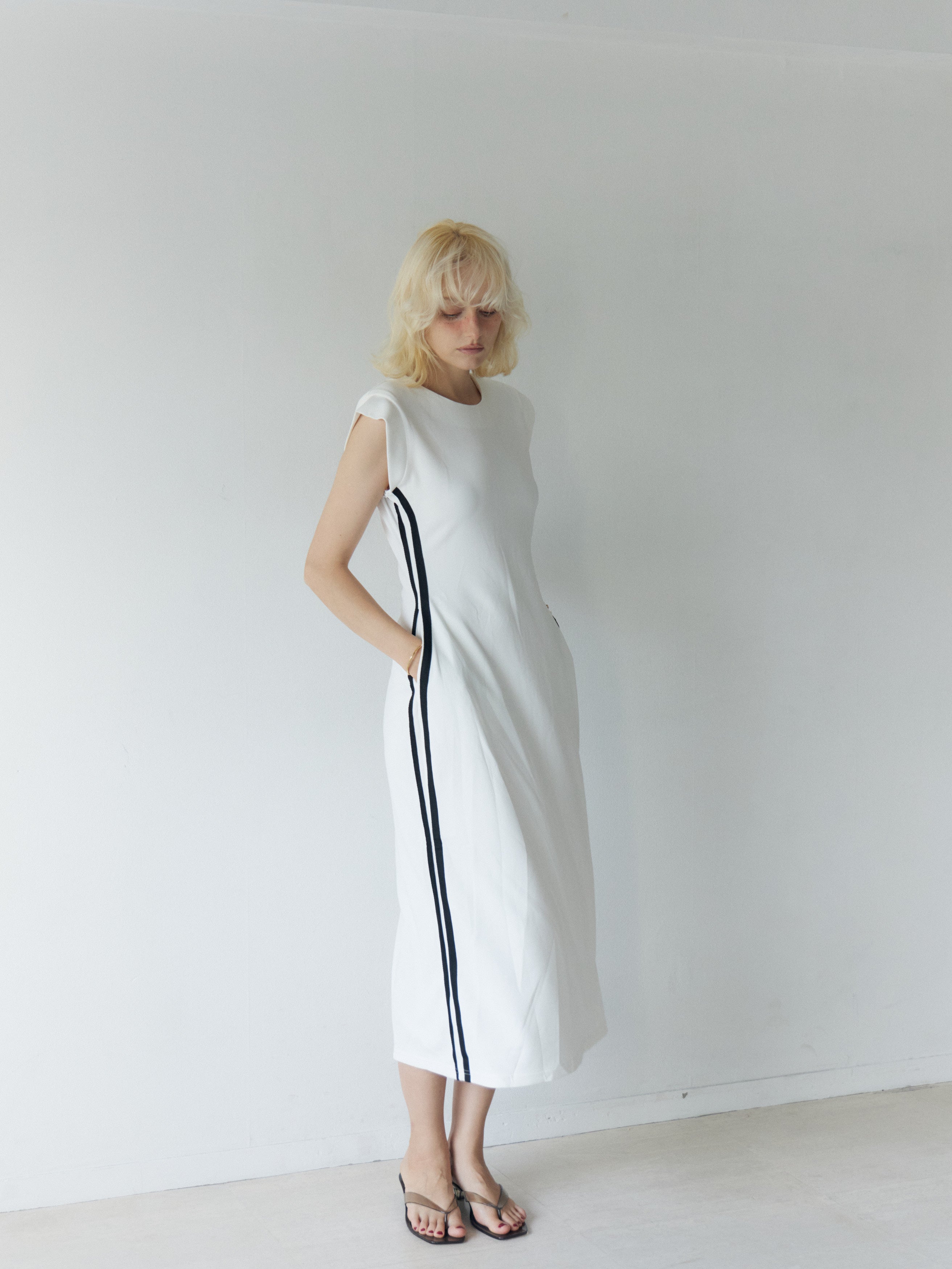 Side Line Dress Set-up