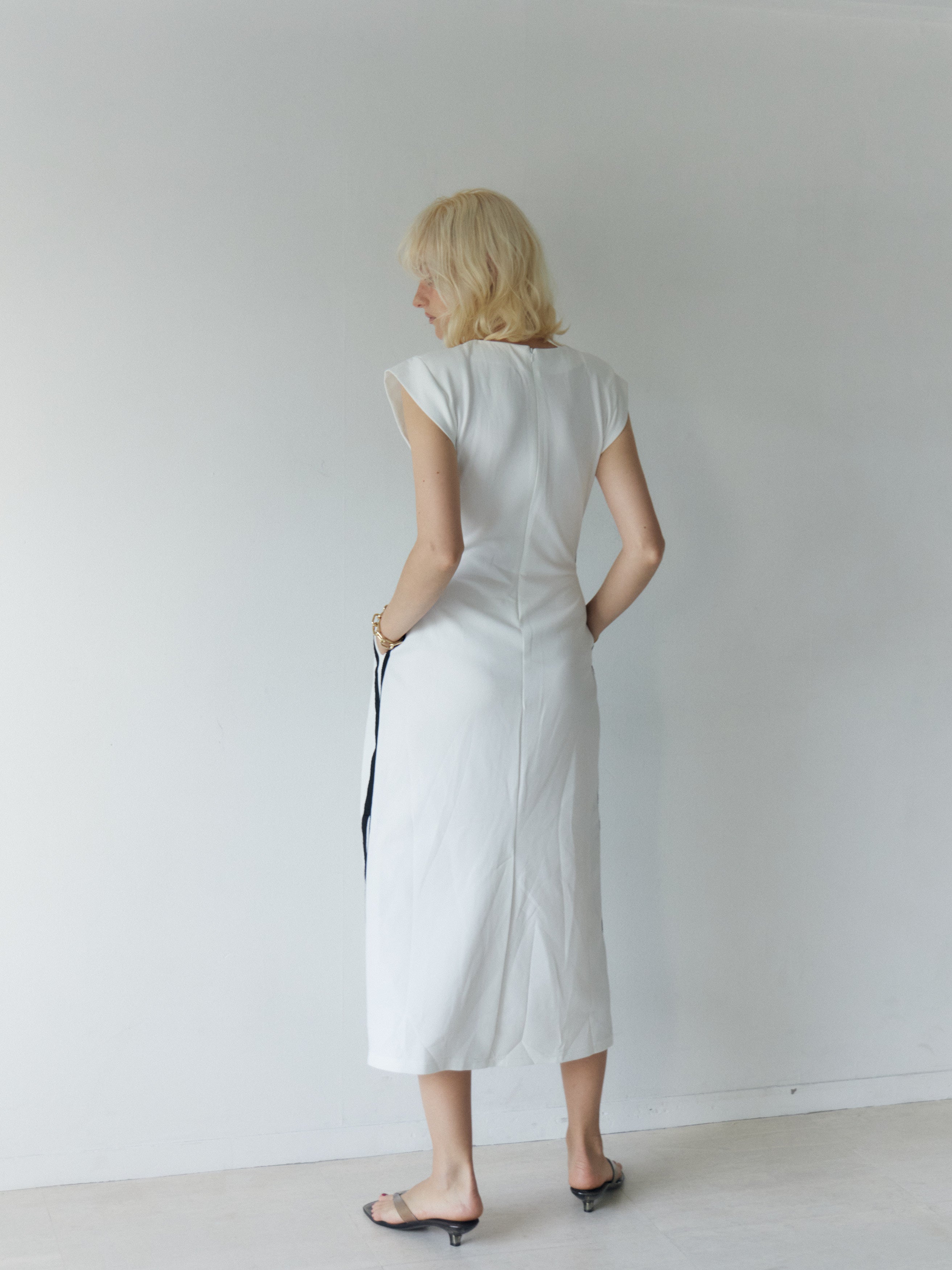 Side Line Dress Set-up