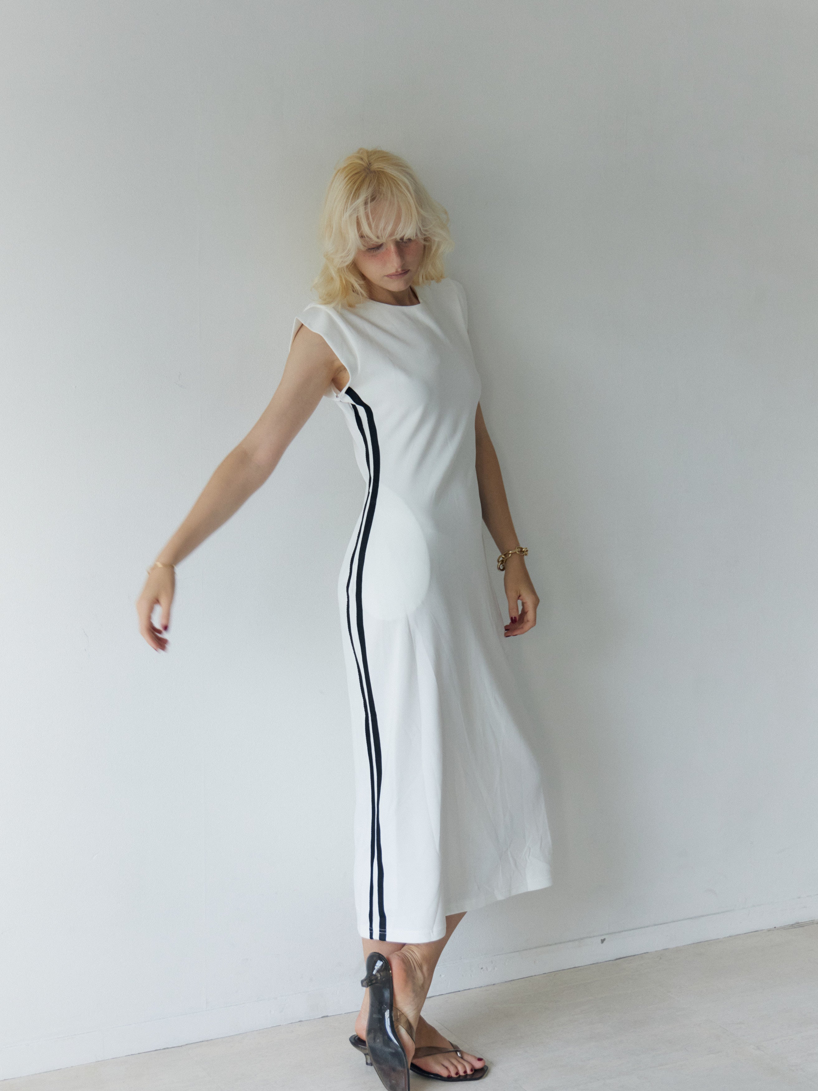 Side Line Dress Set-up