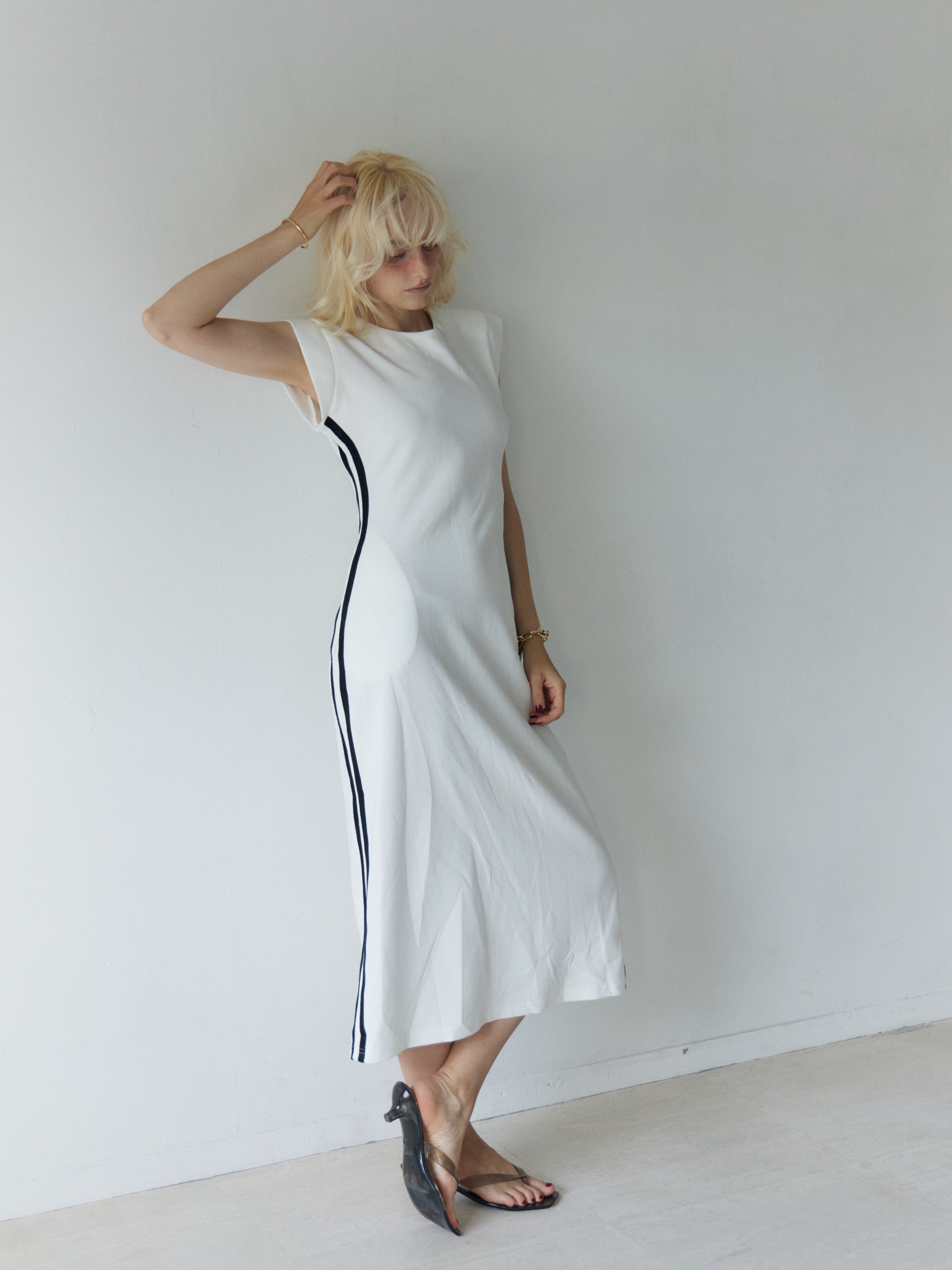 Side Line Dress Set-up