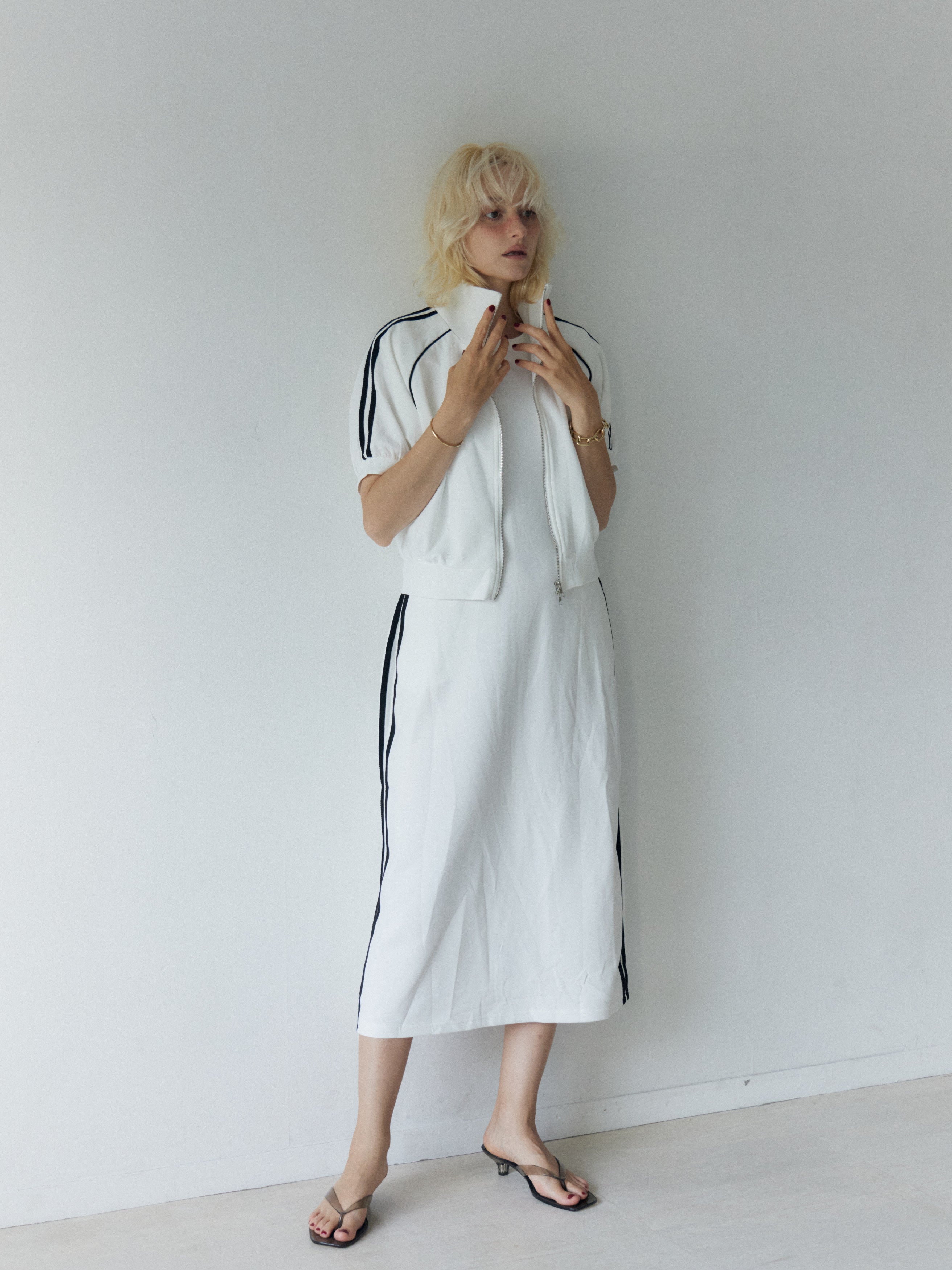 Side Line Dress Set-up