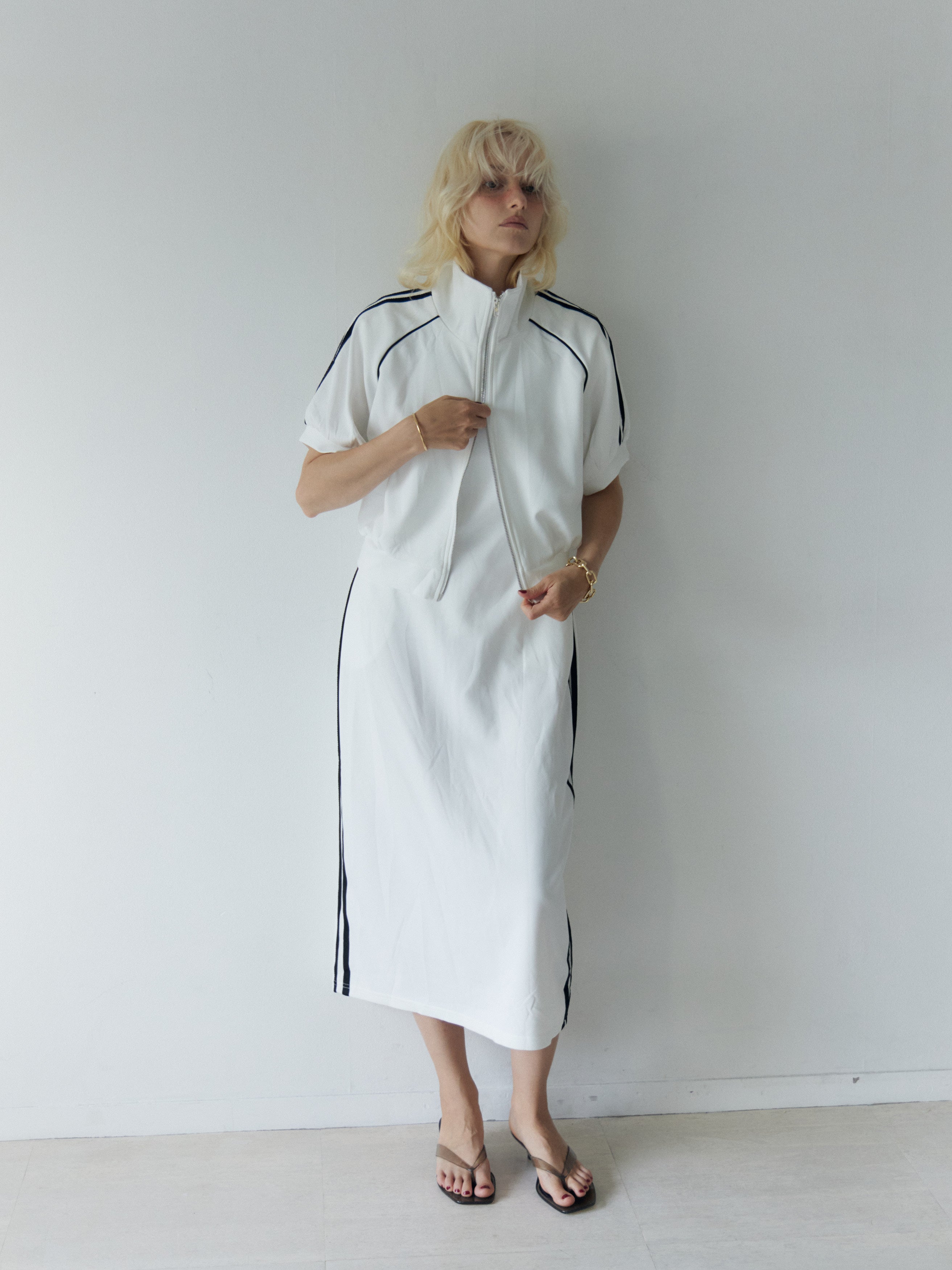 Side Line Dress Set-up