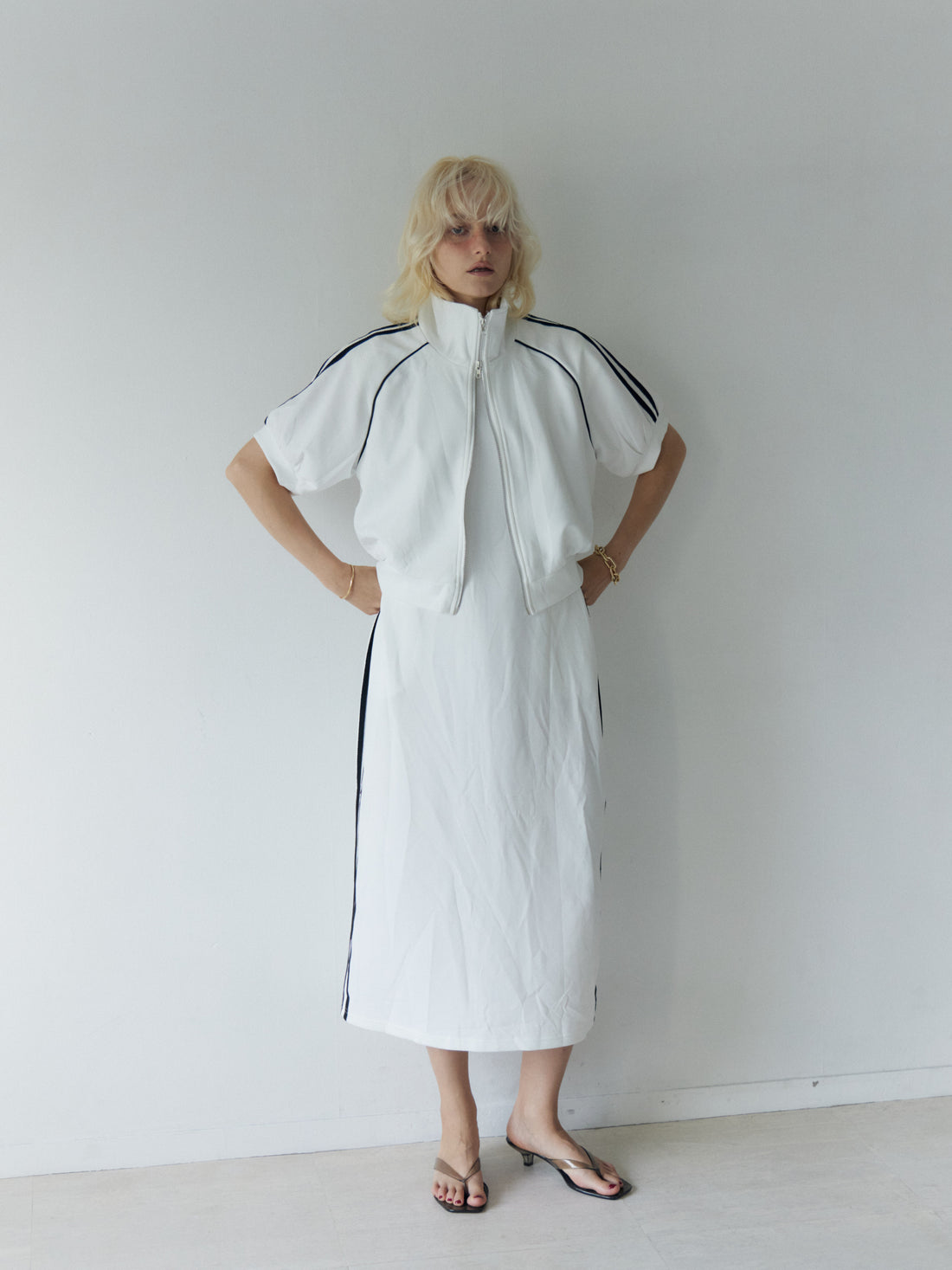 Side Line Dress Set-up