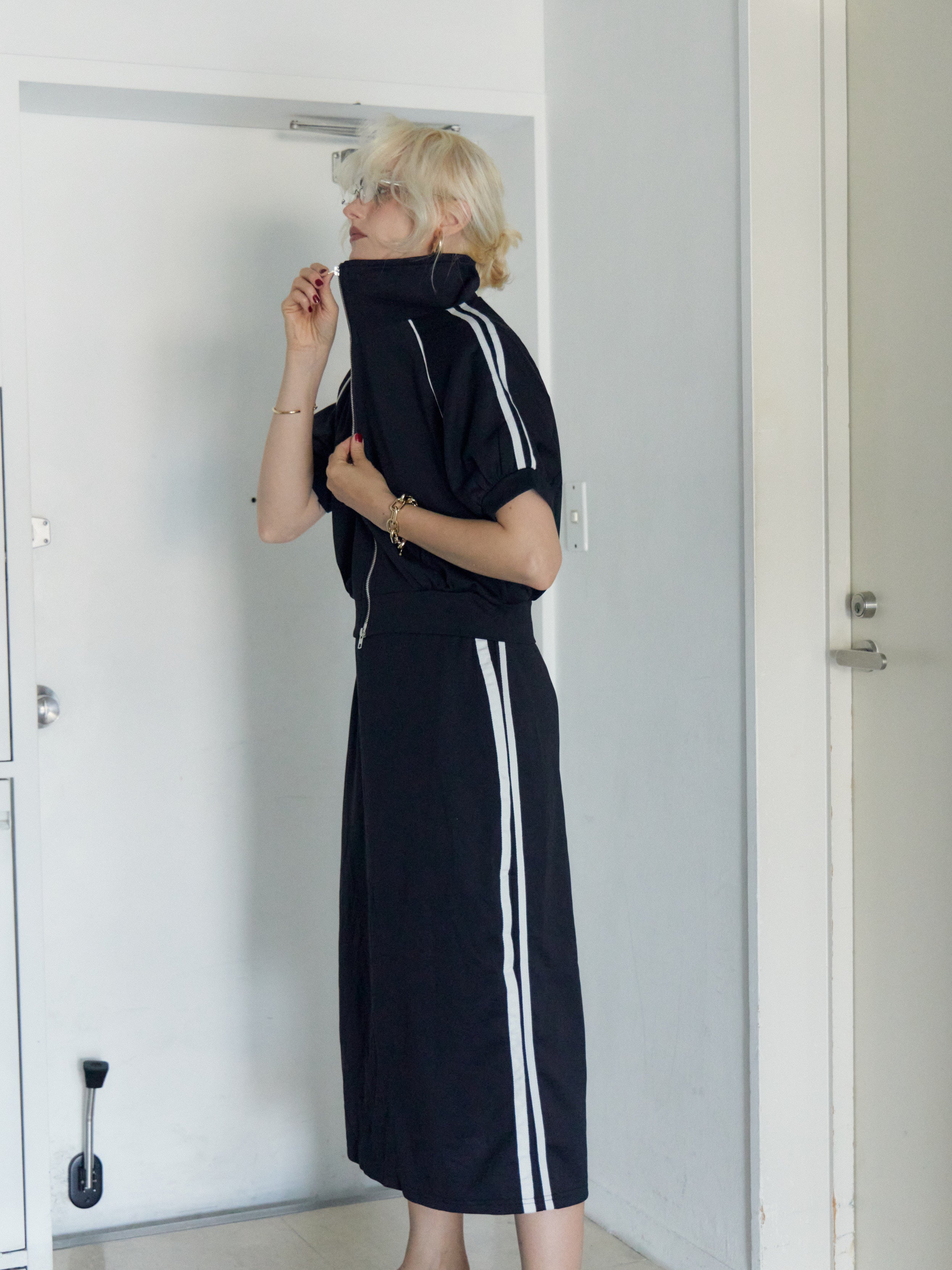 Side Line Dress Set-up
