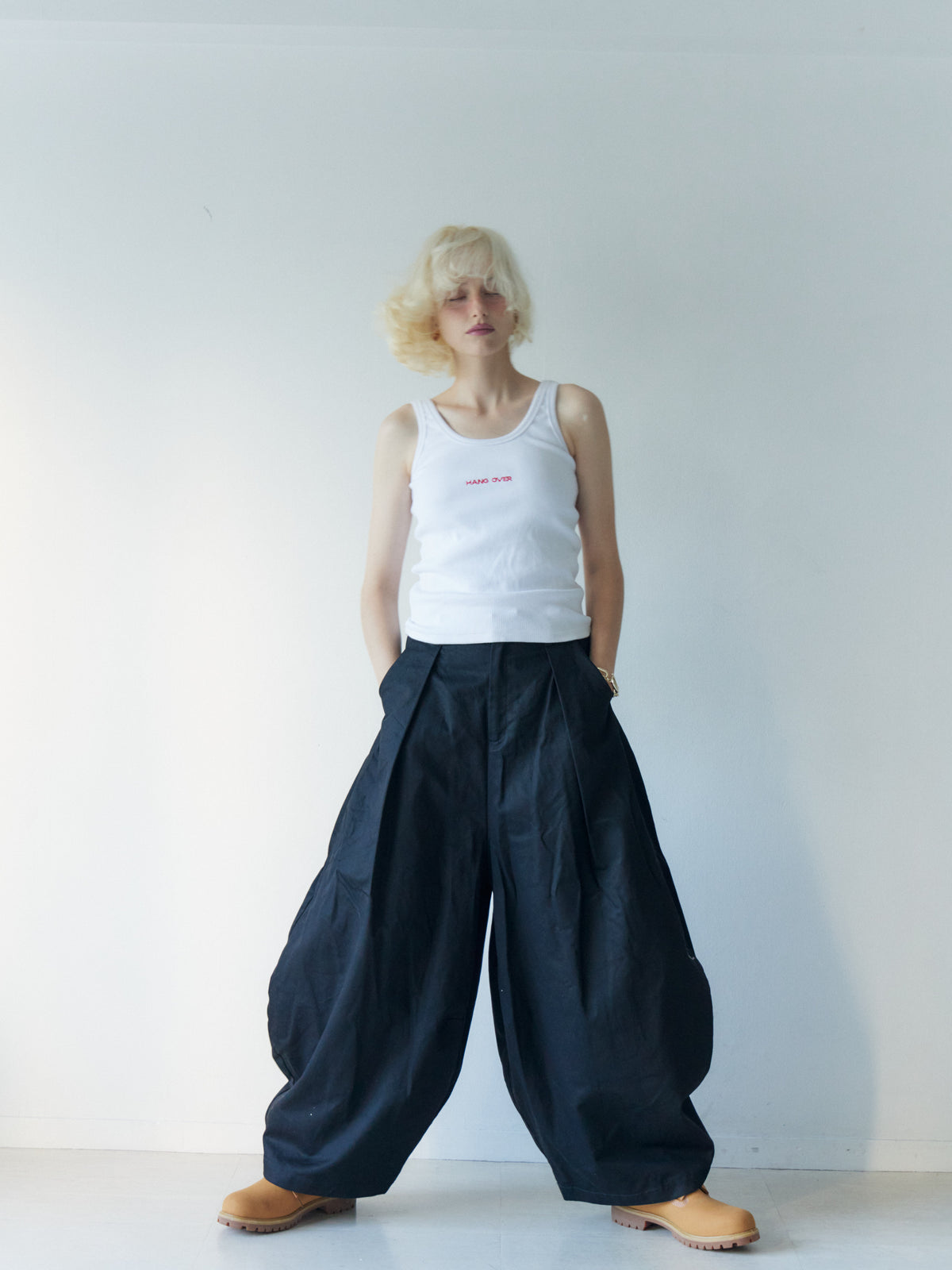 Volume Curve Twill Pants
