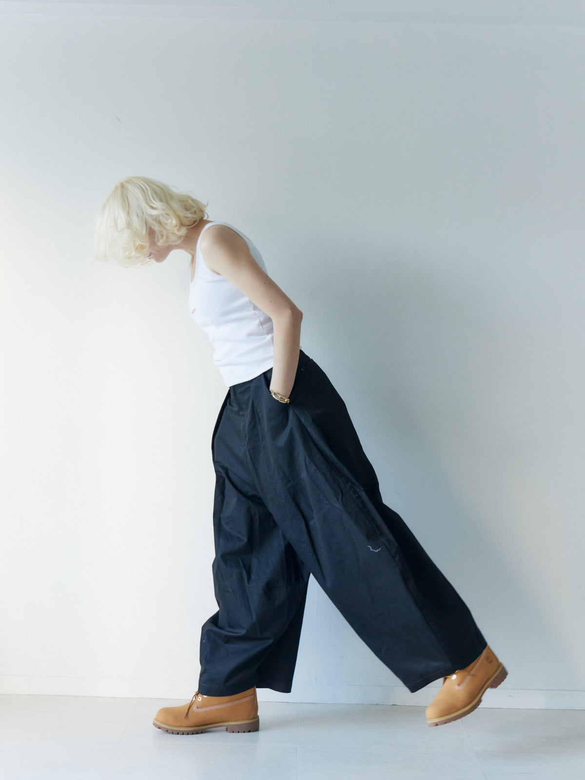 Volume Curve Twill Pants