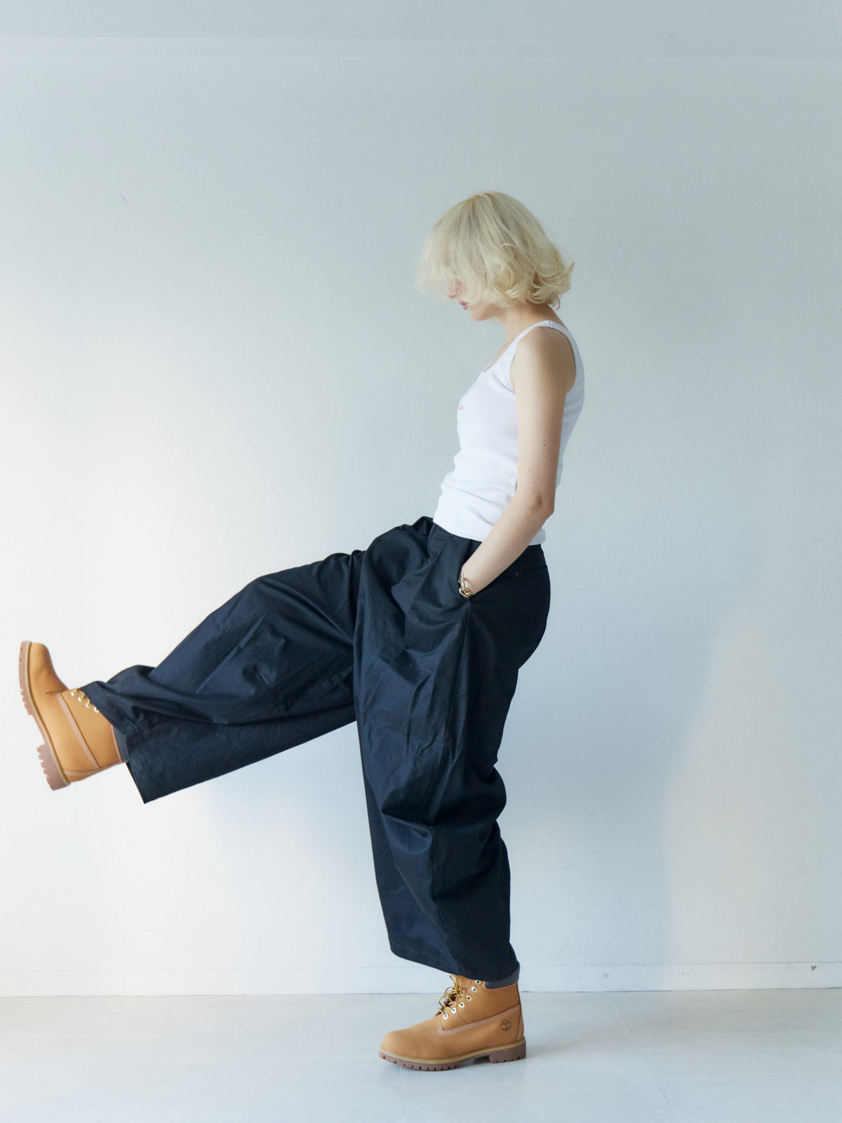 Volume Curve Twill Pants