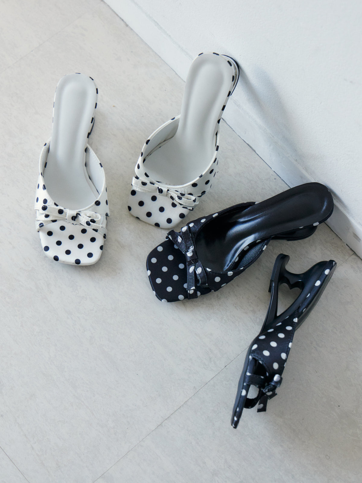 Monochrome Dot Sandal
