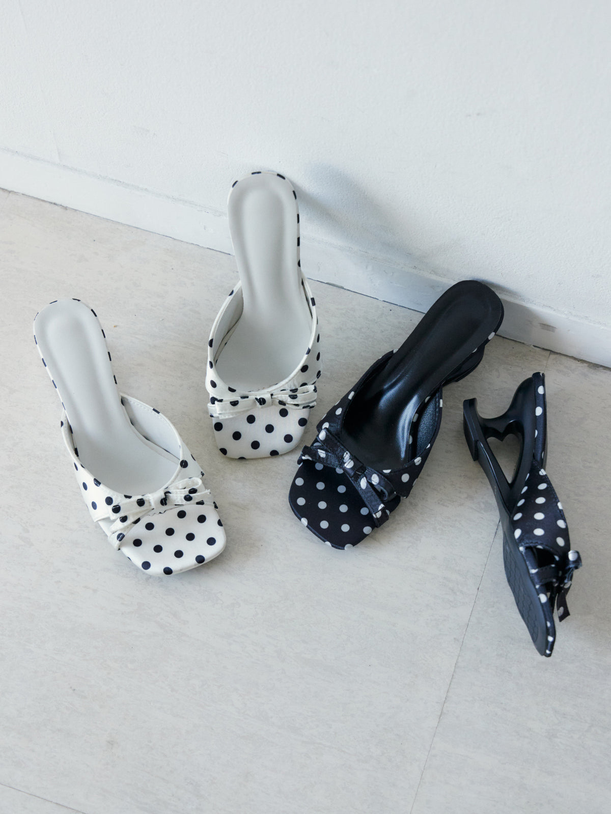 Monochrome Dot Sandal