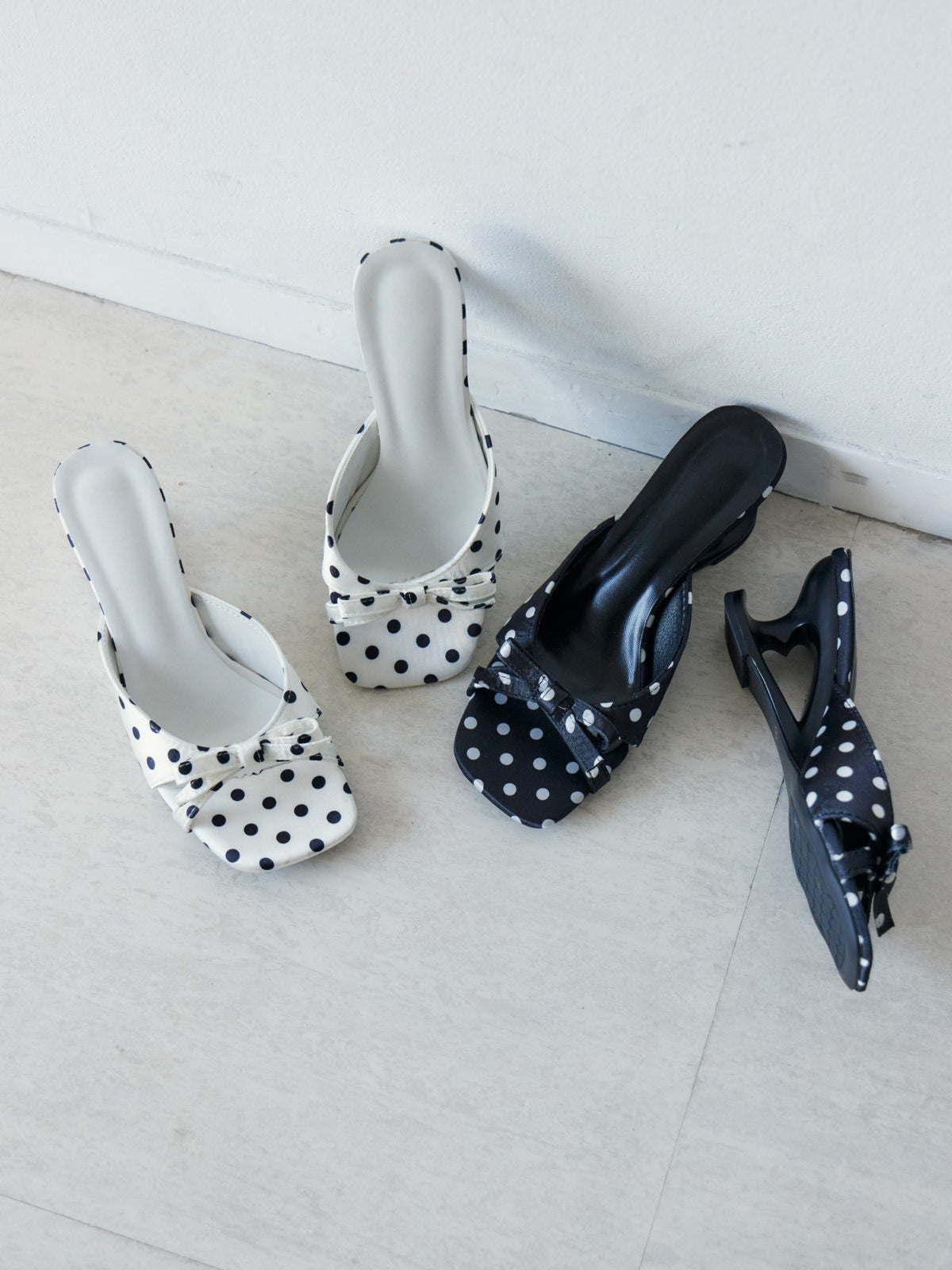 Monochrome Dot Sandal