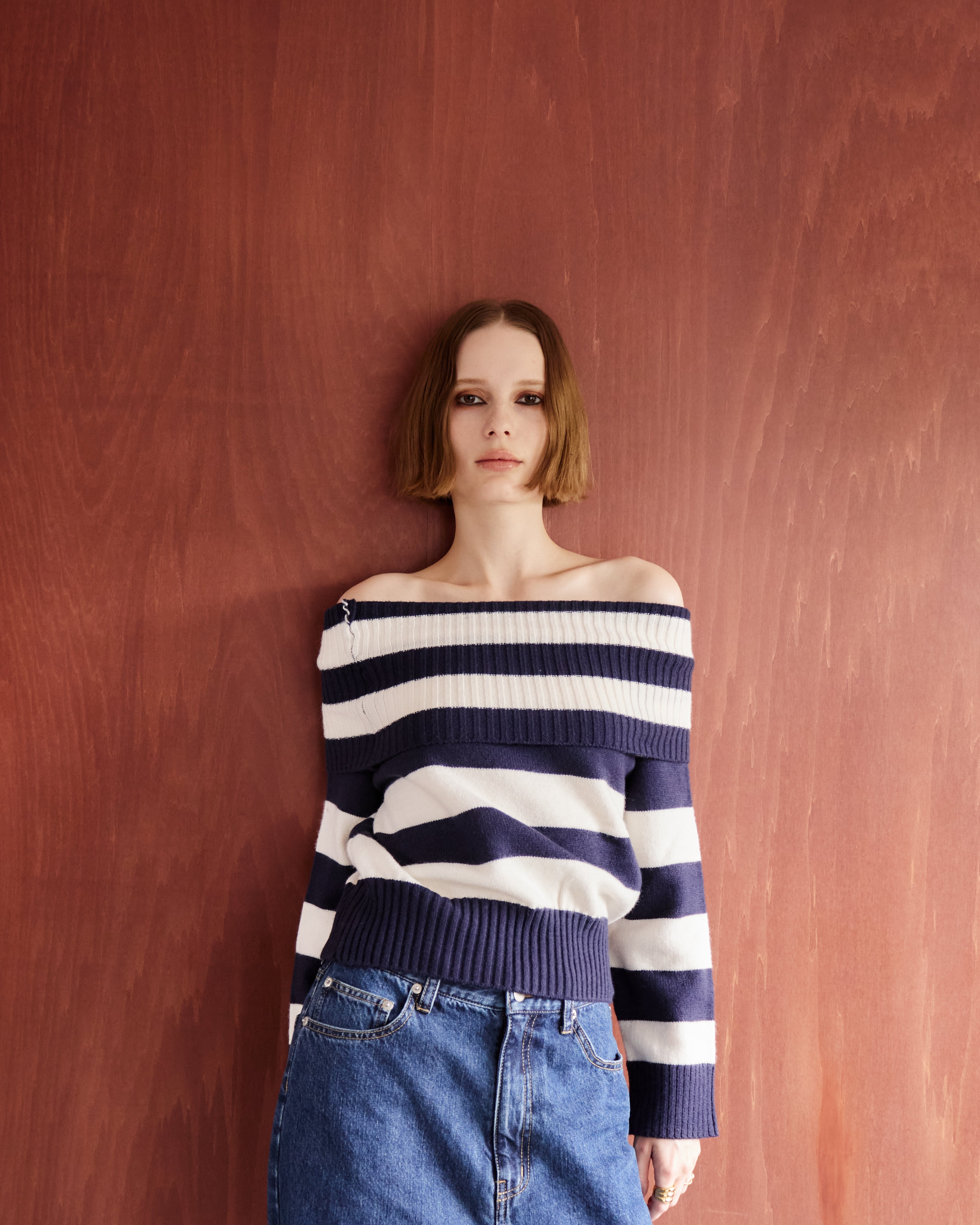 Border Off-shoulder Knit Tops